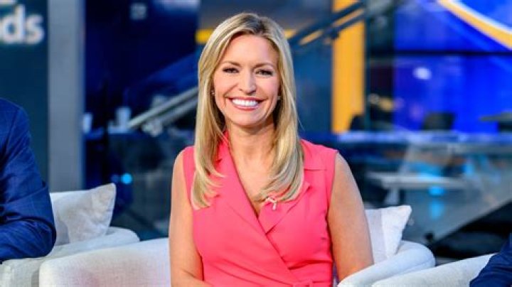Ainsley Earhardt — Pics Of The Fox News Journalist & Anchor – Hollywood Life