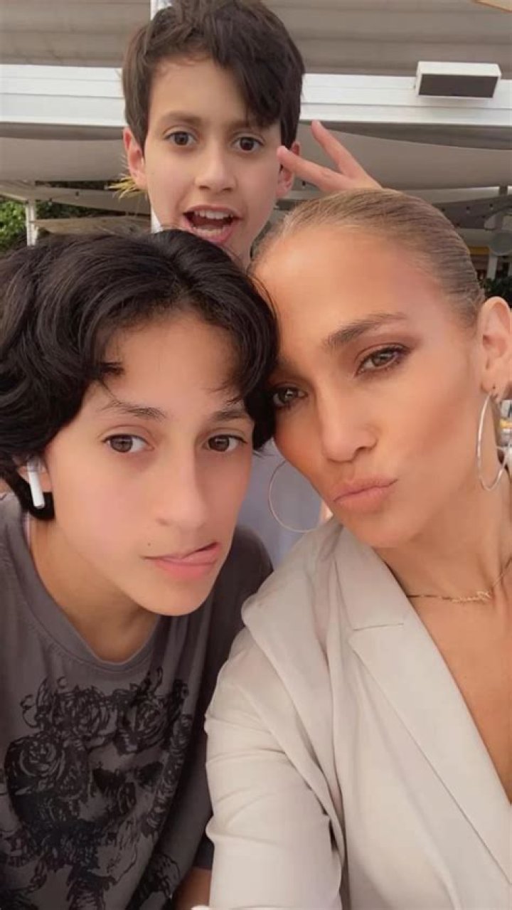 Jennifer Lopez Celebrates Twins Emme & Max’s 16th Birthday With Japan Trip