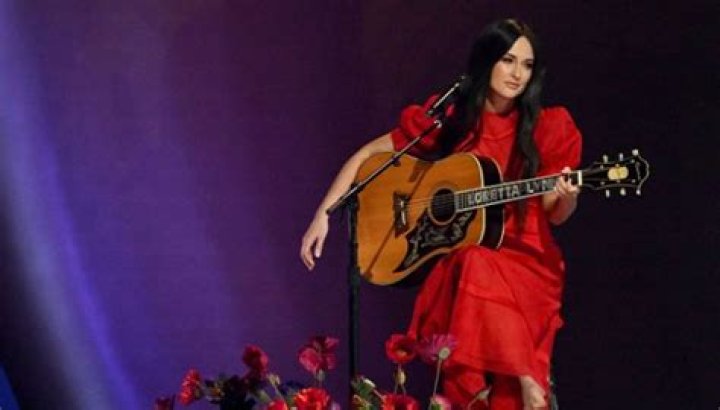 Kacey Musgraves – Hollywood Life