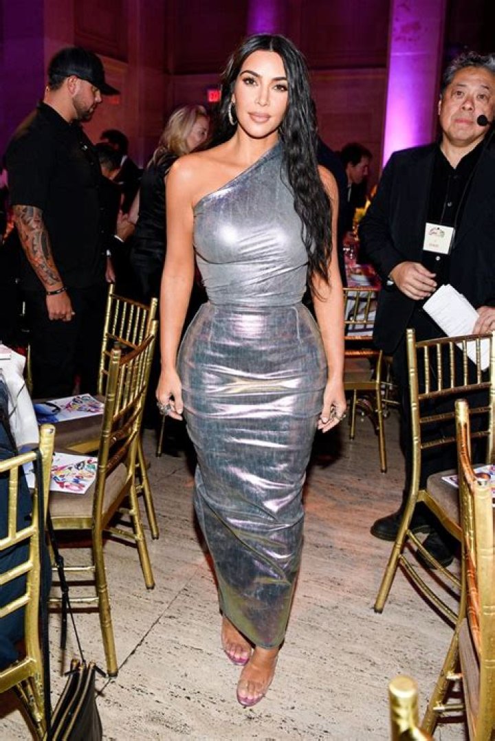 Kardashians & Jenners Wearing Metallic Outfits – Pics Of Sexy Looks – Hollywood Life