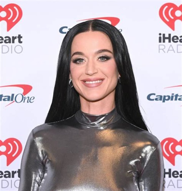 Katy Perry Shows Post Baby Body In Photo Joking About VMAs Red Carpet – Hollywood Life