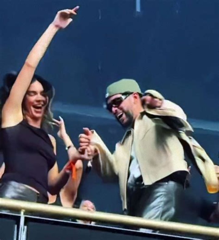 Kendall Jenner & Drake Perform Epic ‘Hotline Bling’ Dance At Her Birthday Party
