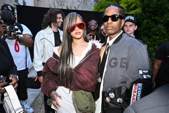 [LISTEN] Future’s ‘Selfish’ With Rihanna — New Song – Hollywood Life