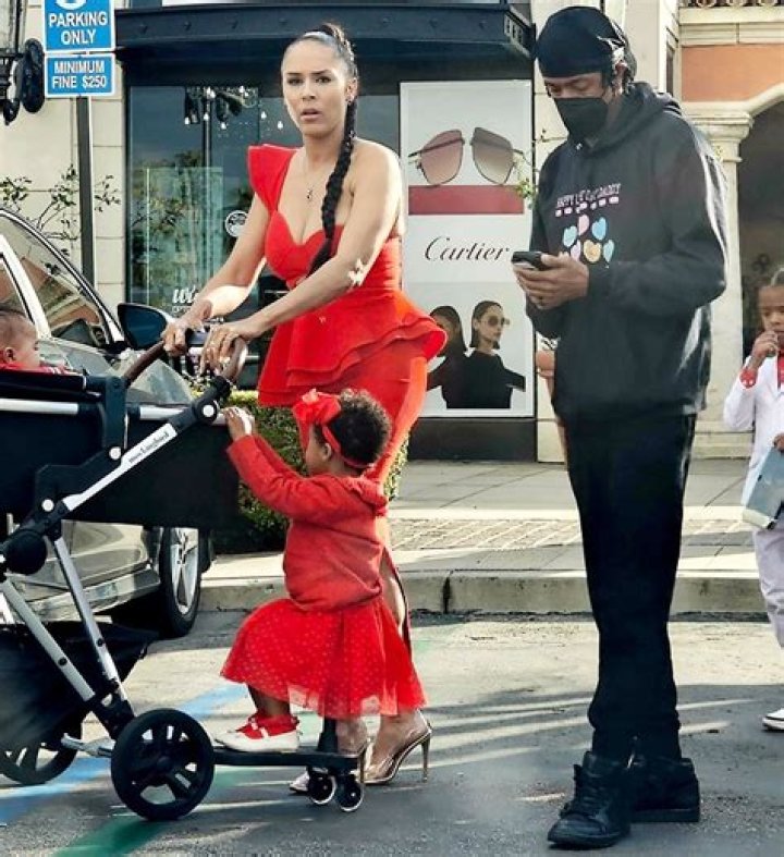 Nick Cannon Bonds With Bre Tiesi & Son Legendary On Valentine’s Day – Hollywood Life