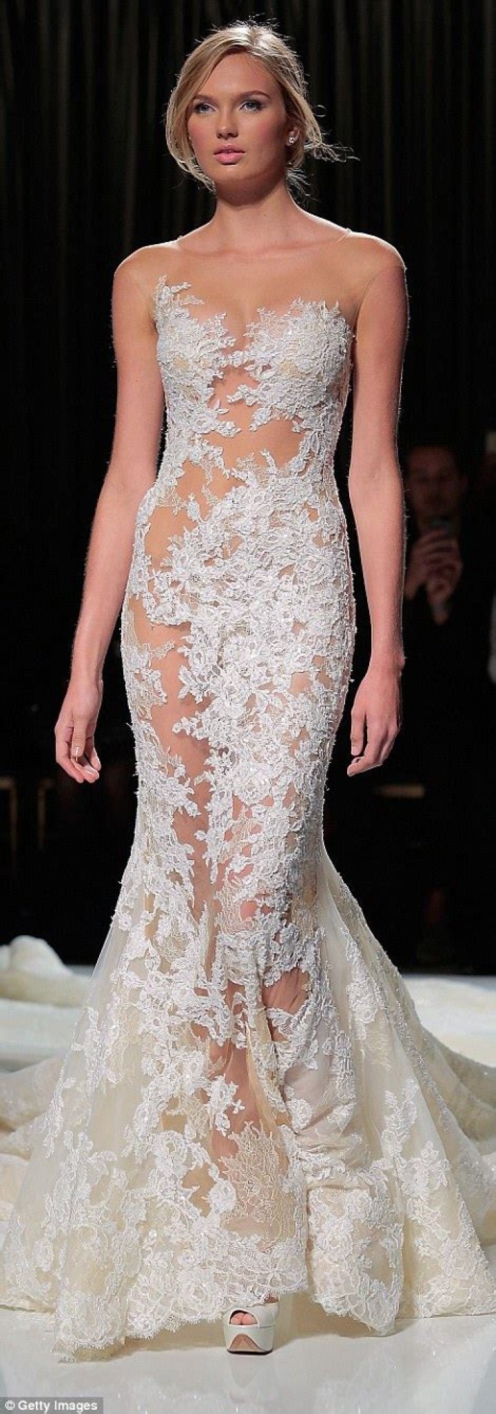 Stars Wearing Skin-Baring Dresses: PICS