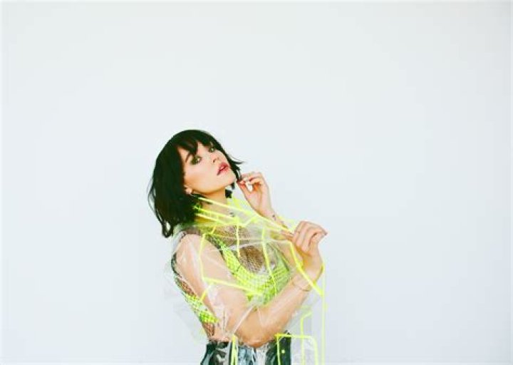 UPSAHL Talks ‘Experimenting’ With A New Sound On Striking New Single ‘Drugs’