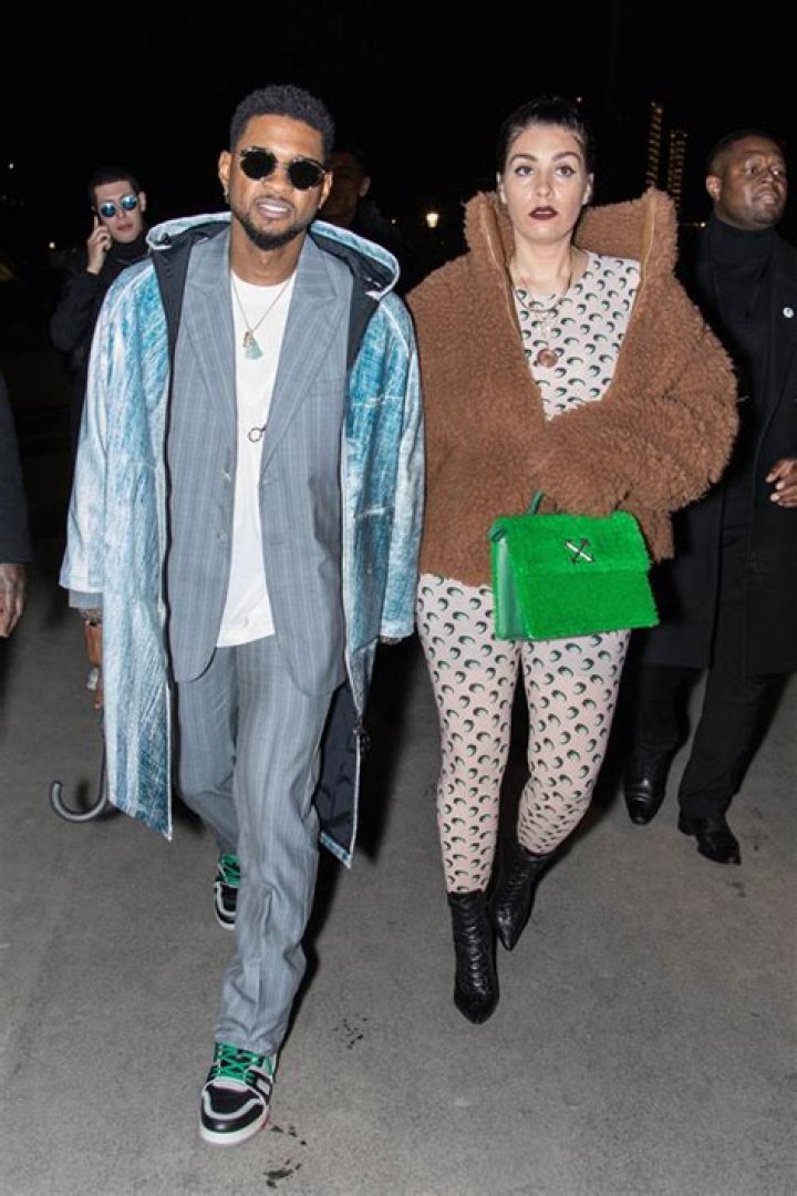 Usher & GF Jennifer Goicoechea’s Date Night: Photo – Hollywood Life